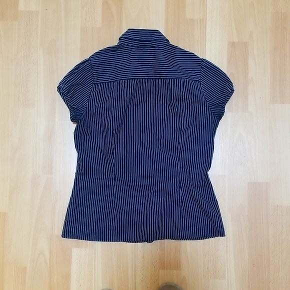 Fitted style pin-striped button down top! - Picture 3 of 5